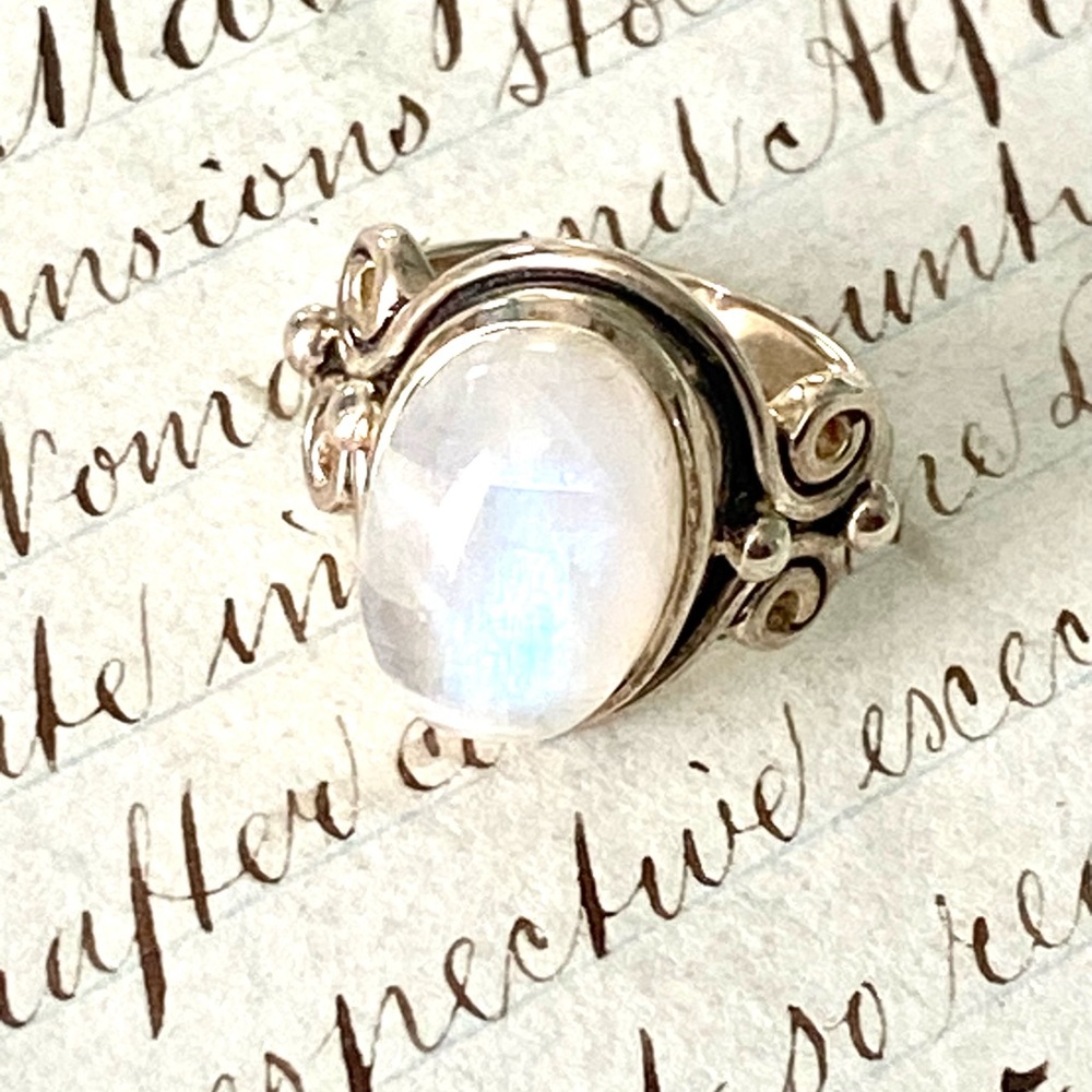 Stunning Arya 925 Sterling Silver and Moonstone Ring Size 5 - Picture 12 of 12